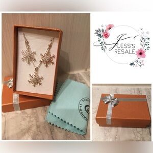 🆕HANDMADE - NEW - STERLING SILVER SNOWFLAKE NECKLACE / PENDANT AND EARRING SET